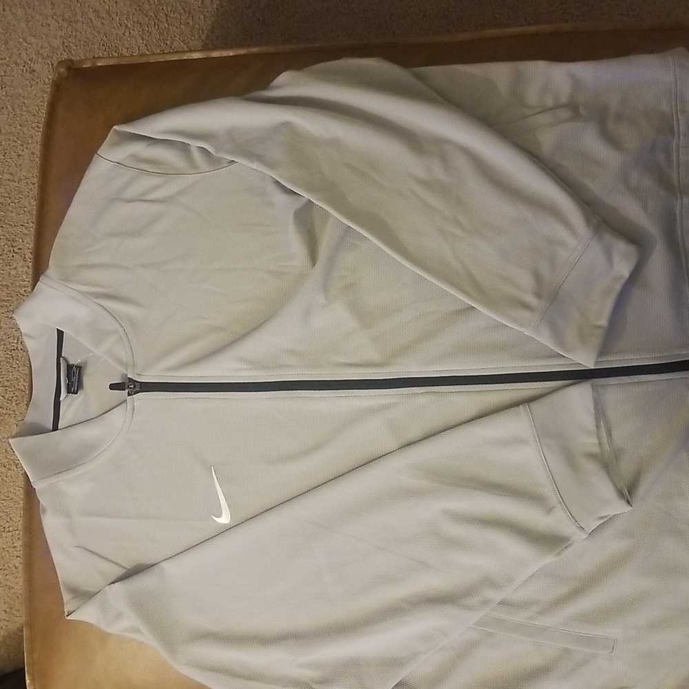 Nike like new lightweight jacket